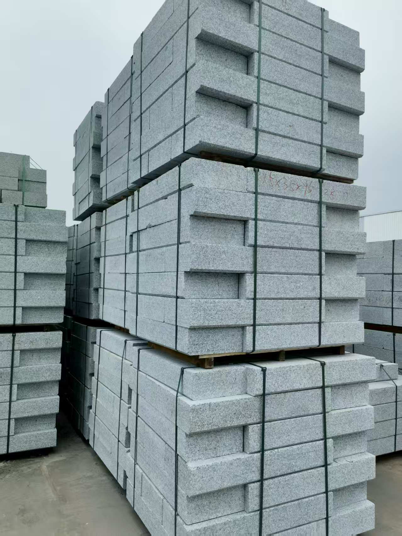 朔州 路沿石，板板正正的路沿石