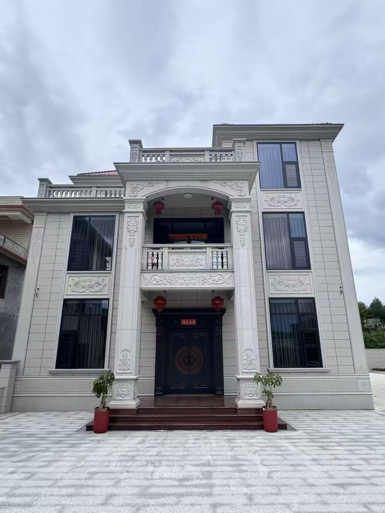 朔州 芝麻白石材别墅干挂案例展示