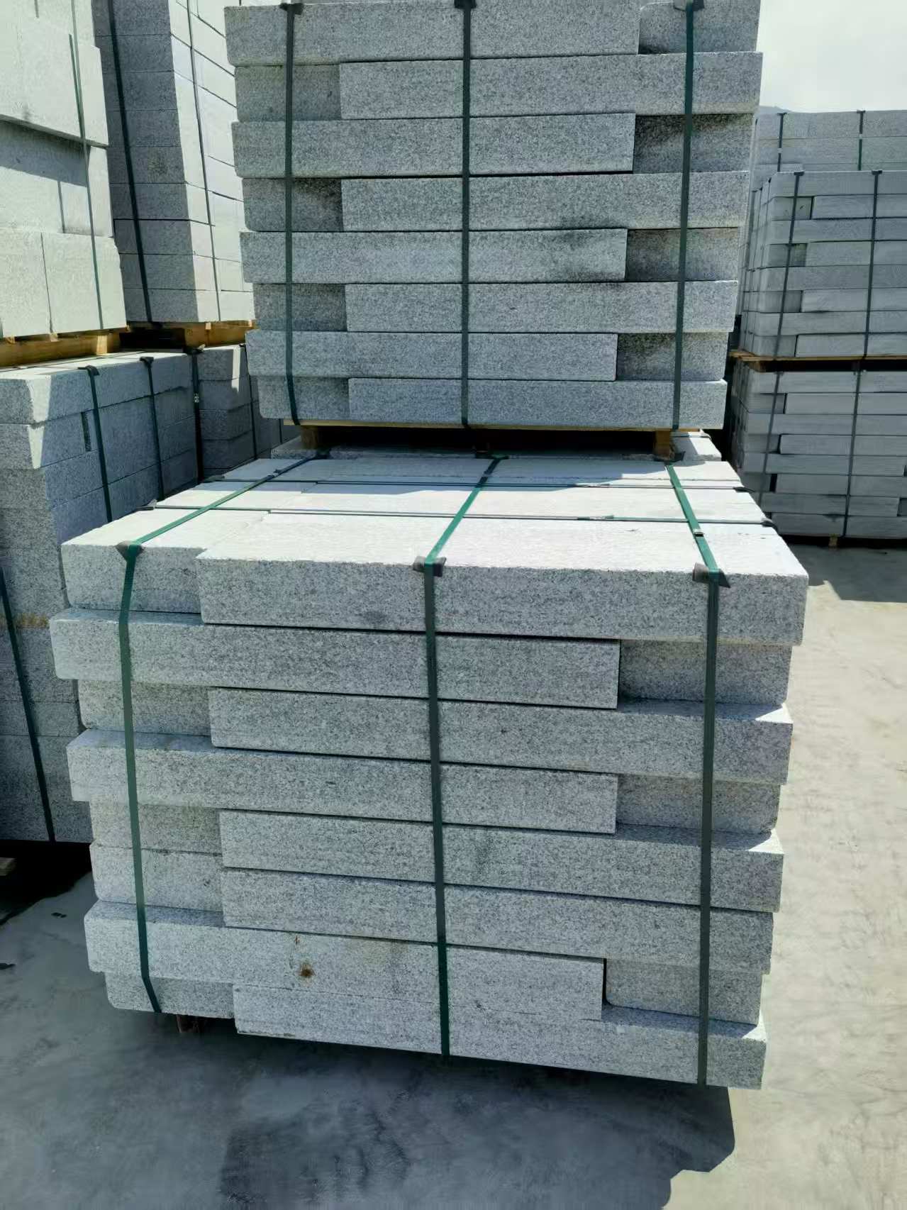 朔州 芙蓉白花岗岩路沿石、平石尺寸标准，色泽均匀